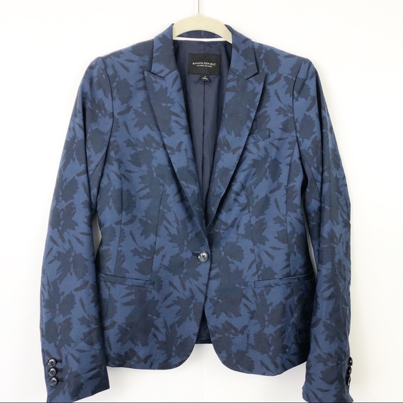 Banana Republic Jackets & Blazers - Banana Republic Patterned Blazer